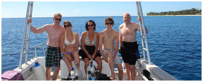 PADI Open Water course Rarotonga students on the boat